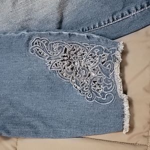 Torrid Skinny Capri with cutout design sz 24